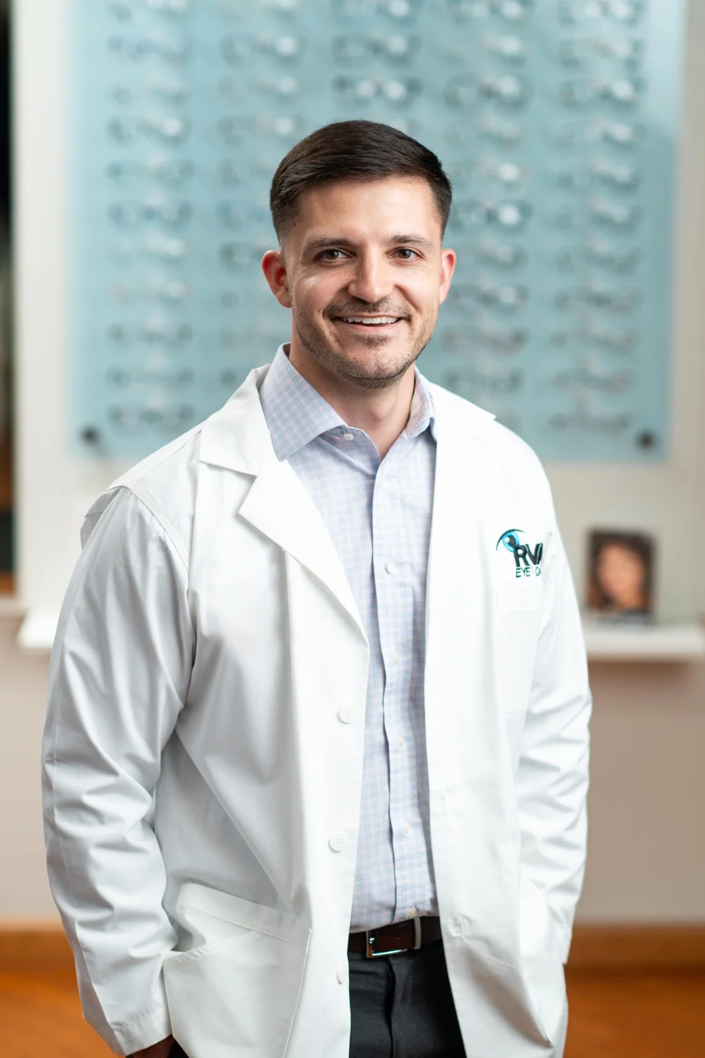 Dr. Alex Vakili